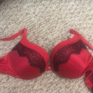 Victoria’s Secret 1 1/2 cup push up bra!
